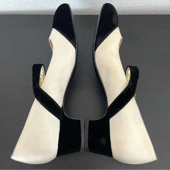 Vintage CHANEL Two Tone Velvet Satin Mary Jane Pumps Low Block Heel - Picture 4 of 16